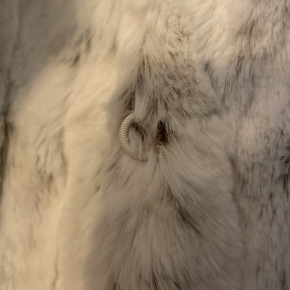 Beautiful faux fur luxurious vest by Guillaume - Picture 6 of 7